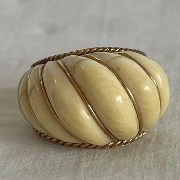 Jewelry - Vintage 14k Yellow Gold Ribbed Dome Cocktail Ring Cream Carved Statement Sz 6.25